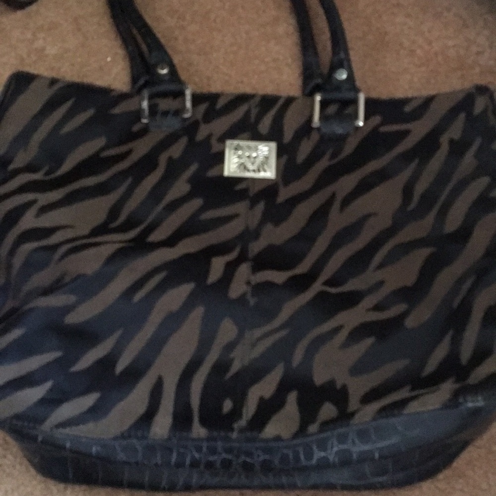 Woman’s Purse/Handbag